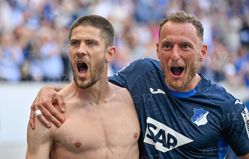 Jubel Freude Emotion Andrej Kramaric TSG 1899 Hoffenheim (27) shirt removed and Vladimir Coufal TSG 1899 Hoffenheim (34) Bundesliga football, PreZero Arena, Sinsheim, Baden-Württemberg, Germany