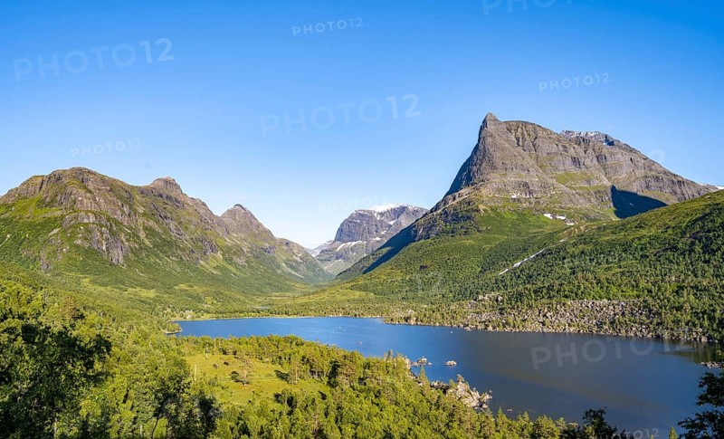 Picturesque mountain landscape in the Innerdalen high valley, Innerdalstårnet peaks and Lake Innerdalsvatna, Trollheimen Mountain Area, Sunndal, Møre og Romsdal, Norway