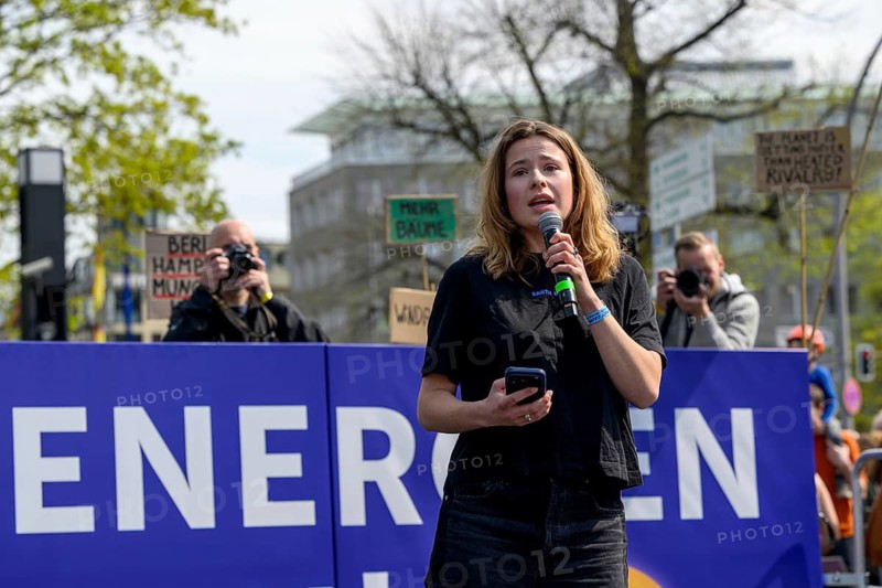 Luisa Neubauer speaks at the demonstration from the Renewable Energy Alliance with Fridays for Future, NGOs and associations, Berlin, 18.04.2026