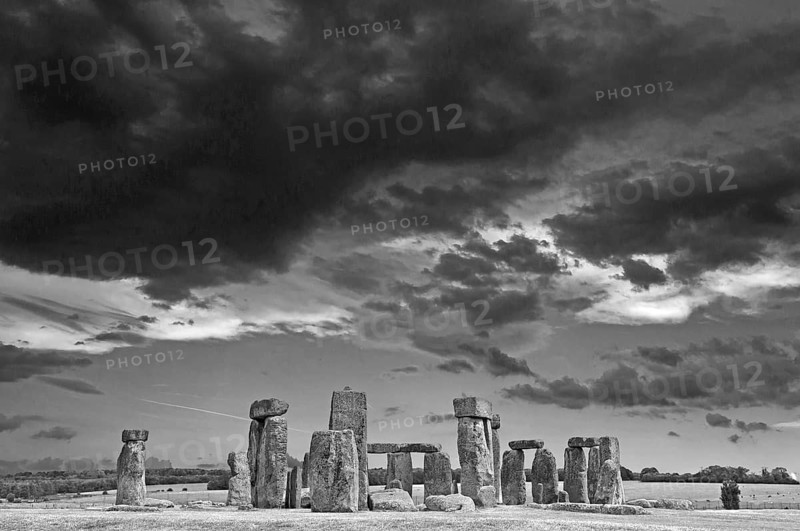 Stonehenge ca. 3000 BC, a megalithic structure of the Neolithic period, black and white, Wiltshire, southwest England, England, United Kingdom