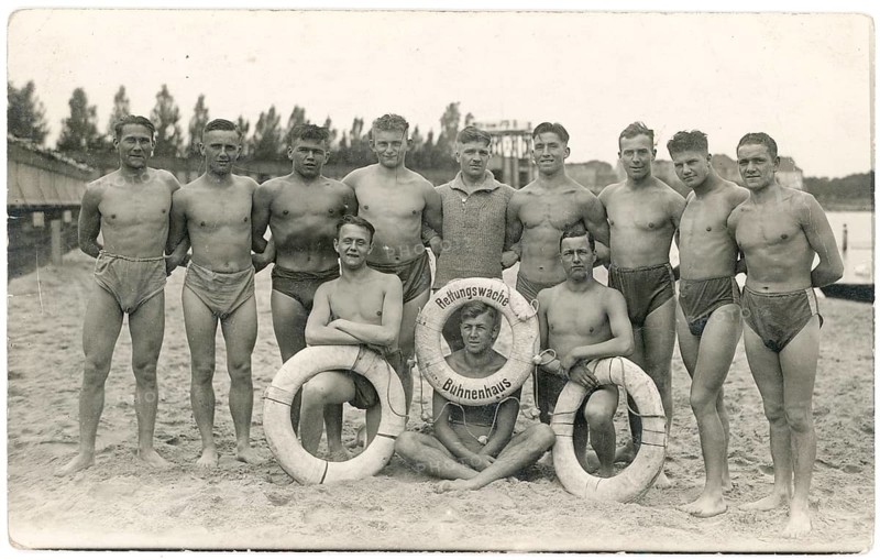 Brandenburg Police School, swimming club, bathing, swimwear, leisure, summer, group of men in swimwear on the beach, posing with lifebuoys in front of a bathhouse, 1929