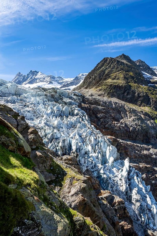 Picturesque high-alpine mountain landscape with Lower Eismeer glacier, hike to Schreckhornhütte, Bernese Oberland, Switzerland