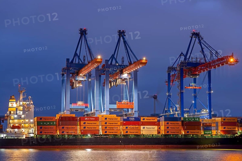 Evening photo, blue hour, container ship, container bridge, Altenwerder container terminal, Hamburg, Germany