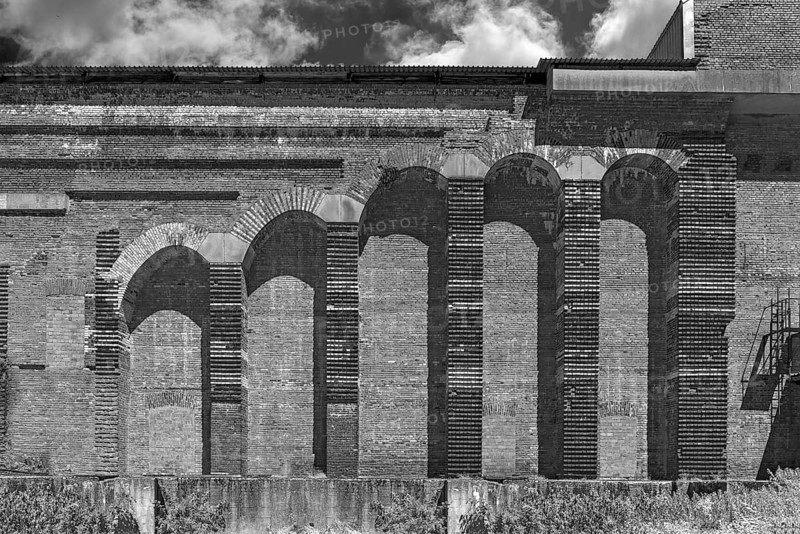 Detailed view of the masonry of the Congress Hall in the courtyard, unfinished National Socialist monumental building on the National Party grounds, cloudy sky, black and white, Nuremberg, Middle Franconia, Bavaria, Germany