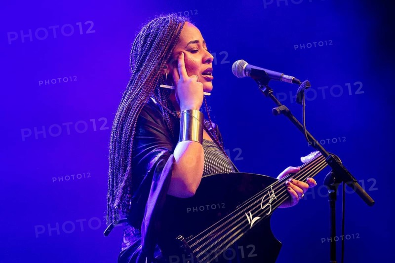Sulafa Elyasm, singer, oud player, Sudan, live, 30.04.2026, Huxleys Neue Welt, Berlin, Germany, exclusive German concert, sold out, support Tinariven < english> Sulafa Elyasm, singer, oud player, April 30, 2026, German exclusive concert, sold out, supporting Tinariven