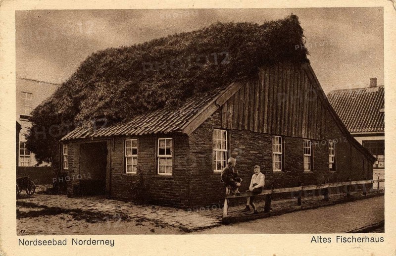 The Old Fisherman's House in the North Sea resort of Norderney, which is considered the oldest residential building on the island and was built in front of 1816, Lower Saxony, Germany, authentic reproduction of an old postcard, around 1910, historical, exact date unknown