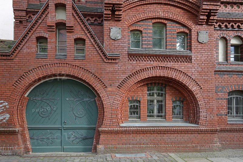 Wine warehouse portal, gate with fittings, brick building, Katharinenkirchplatz, Neustadt, Brandenburg an der Havel, Havelland, Brandenburg, Germany