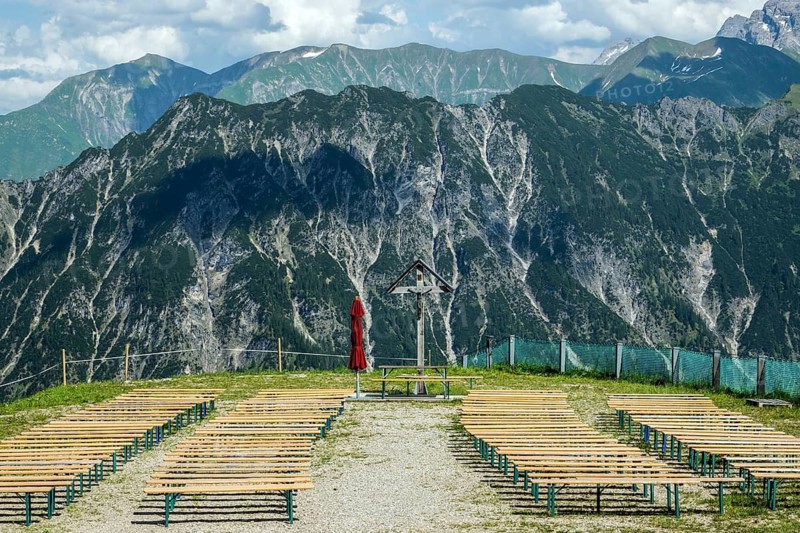 Seating and cruez for mountain service at Schlappoldsee station of the Fellhorn cable car, in the back mountains of the Allgäu Alps, Oberstdorf, Oberallgäu, Bavaria, Germany