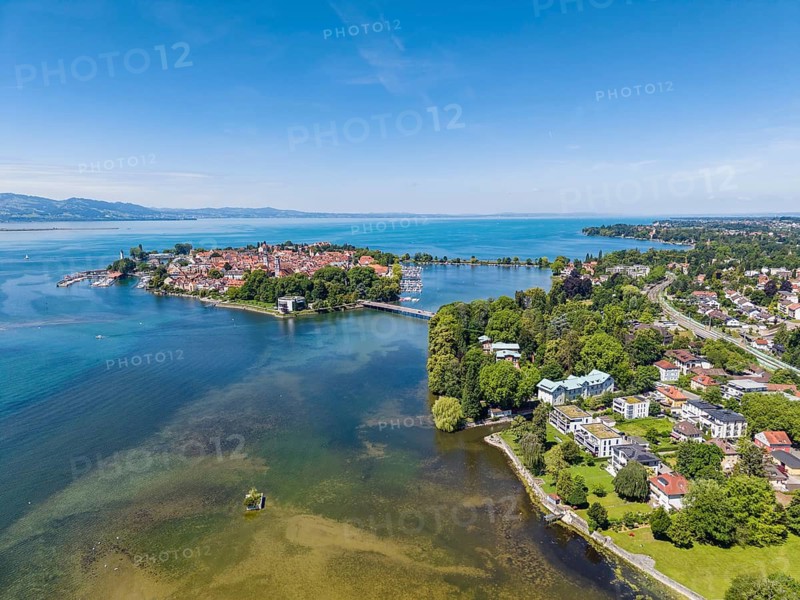 Aerial view of the city of Lindau and Lindau Island in Lake Constance, the Swiss Alps on the horizon, Swabia, Bavaria, Germany