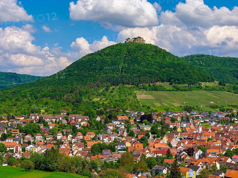 Neuffen at the foot of the Swabian Jura with Hohenneuffen Castle. Neuffen, Baden-Württemberg, Germany