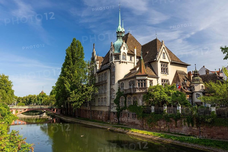 Lycee International des Pontonniers, Canal du Faux-Rempart, Ill, water, historic house, Strasbourg, Alsace, France