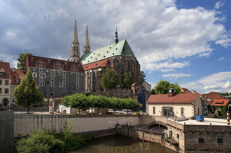 View of the parish church of St. Peter and Paul from the Old Town Bridge, late Gothic 1425 and 1497, on the left the 14th century Waidhaus, Görlitz, Upper Lusatia, Saxony, Germany