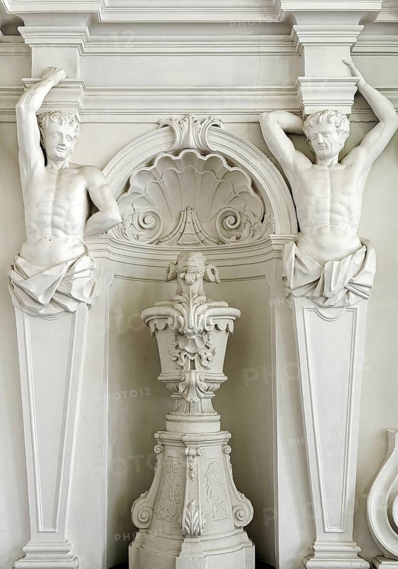 Atlases, stucco work by Andreas Schwarzmann, Kaisersaal designed as a sala terrana, historic rooms in the city palace, Baroque quarter, Fulda, Hesse, Germany