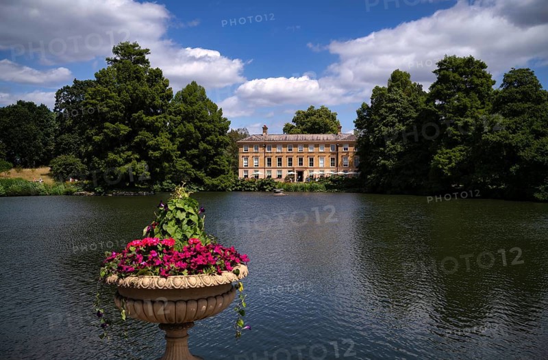 The Botanical Brasserie, restaurant, in front of a lake, magnificent winds, flowers, Royal Botanic Gardens, also Kew Gardens, Kew, Richmond, London, England, Great Britain, Great Britain