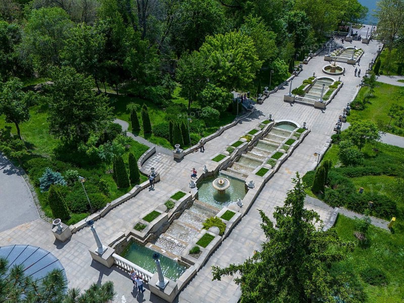 Long garden path with fountain and water channel, nestled in green parkland, cascade stairs, Scara Cascadelor, Valea Morilor Park, Valea Morilor Lake, Mühlental Lake, Chisinau, Chisinau, Chisinau, Moldova, Republic of Moldova, Eastern Europe