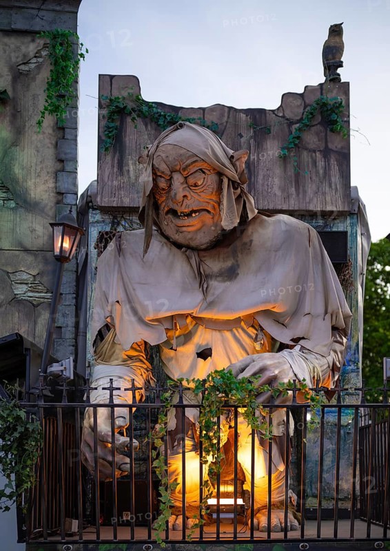 Monster, Haunted Mansion, Spring Festival, Cannstattter Wasen, Volksfest, fairground, Stuttgart, Baden-Württemberg, Germany