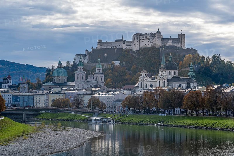 View of Salzach and old town with Hohensalzburg fortress, collegiate church and cathedral, Salzburg, Salzburger Land, Austria