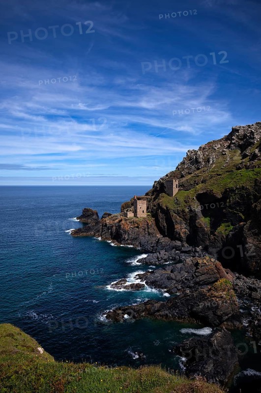 Ruin, Crown Mine engine houses, Botallack Tin Mine, tin mine, tin mine, mining, Pendeen, Trewellard near St Just in Penwith, coast, cliffs, Cornwall, England, Great Britain, Great Britain