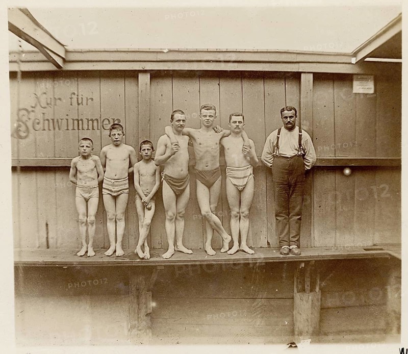 Grünau, near Berlin, swimming, swimming, swimwear, leisure, summer, swimming, men, and boys in swimwear standing next to an elderly man in front of a building, 1905