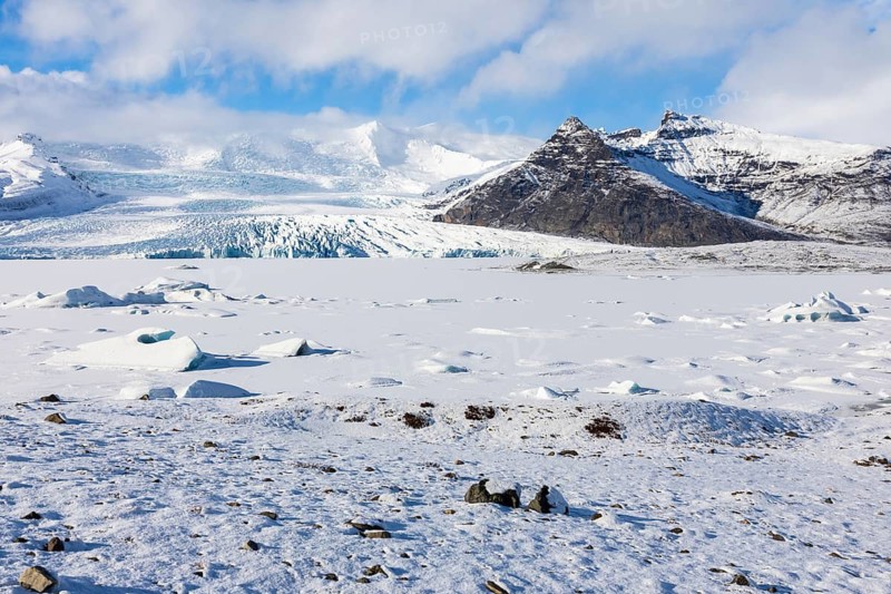 Glacier, glacier ice, glacier lagoon, glacial lake, snow, winter, Fjallsárlón, Breiðamerkurjökull, Vatnajökull region, Iceland, Scandinavia