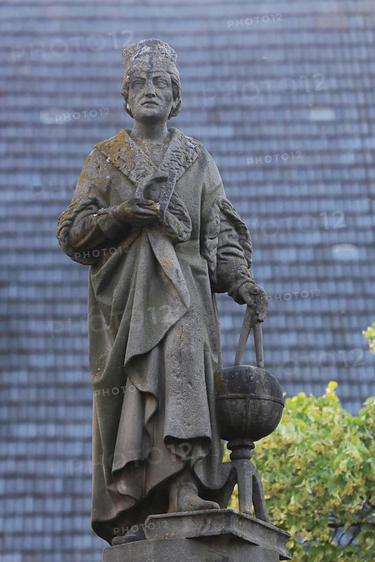 Regiomontanus fountain built in 1871, memorial to Regiomontanus alias Johannes Müller, medieval mathematician and astronomer, Johann, stone sculpture, market square, Königsberg in Bavaria, Hassberge, Lower Franconia, Bavaria, Germany