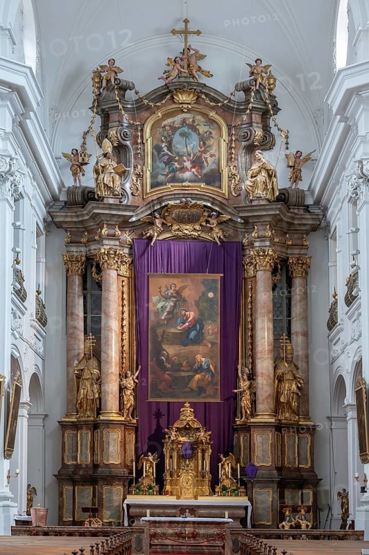 High altar with fasting cloth, dated 1782 by Bartolomeo Altomonte, Carmelite Church, Landstraße 33, Linz, Austria