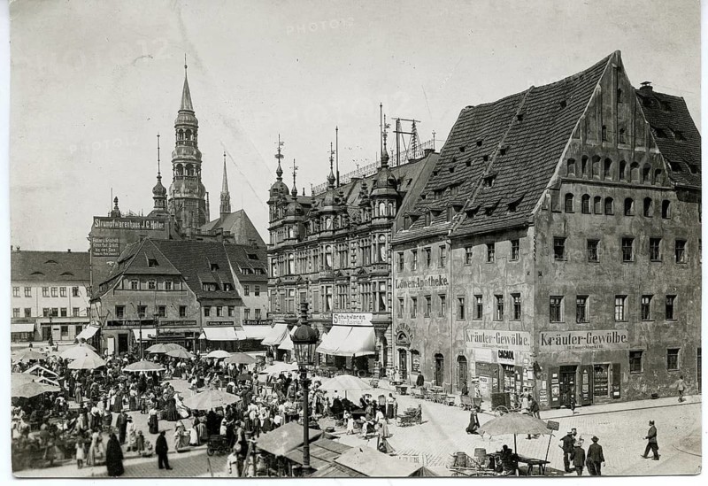 Zwickau, Hauptmarkt, Gewandhaus, Town Hall, Cathedral, Herb Vault, Patrician Houses, A lively market square with historic buildings and numerous people, around 1890