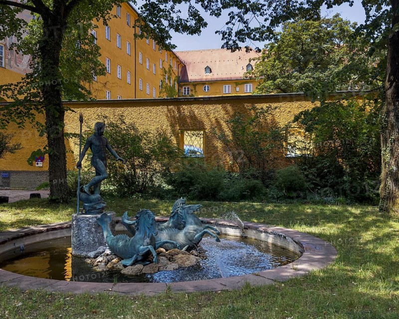 Yellow residential buildings, fountains, borstei, heritage-protected residential development, Munich, Bavaria, Germany