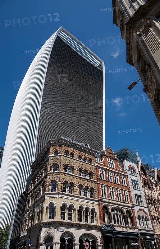 Historic building, behind skyscraper 20 Fenchurch Street, designed by Uruguayan architect Rafael Viñoly, on the top floor there is an observation deck with the Sky Gardens, London, England, Great Britain, Great Britain