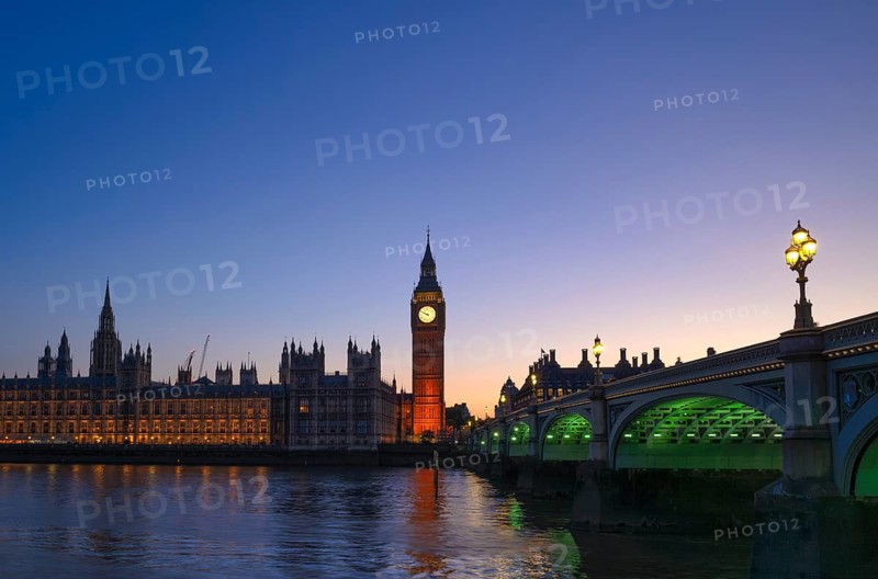 Night view, Thames, Westminster Bridge, Houses of Parliament, House of Parliament, Elizabeth Tower, Tower with Big Ben Bell, Palace of Westminster, Westminster Palace, illuminated, Westminster, London, blue hour, England, Great Britain, Great Britain
