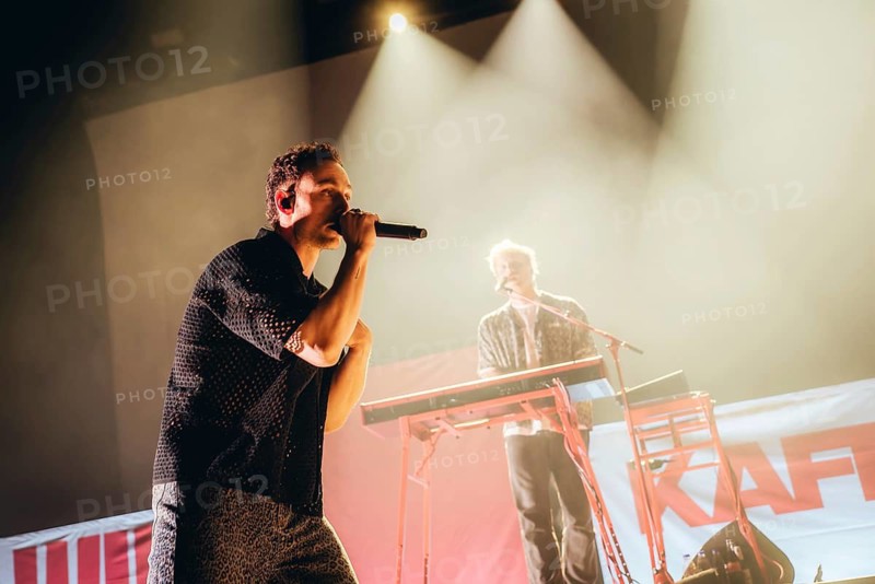 Johannes Eisner, singer from Kaffkiez live on Wir Tour 2026 in Berlin's Max-Schmeling-Halle on 24.04.2026