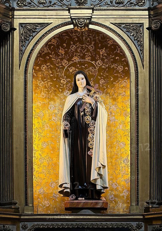 Sacred artwork in the Igreja da Santíssima Trindade, Church of the Holy Trinity, Porto, Portugal