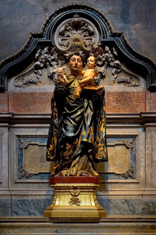 Estrela Basilica and Convent of the Most Sacred Heart of Jesus, Saint Anthony of Padua Statue, Lisbon, Portugal