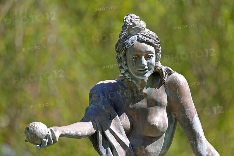 Frog Princess sculpture by Ewald Rumpf 2012, modern art, bronze sculpture, fairytale figure with ball in hand, naked female figure, castle park, Rotenburg an der Fulda, Hesse, Germany