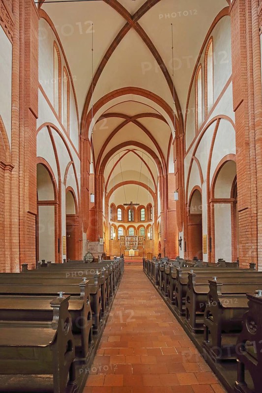 Romanesque monastery church, interior view, brick Romanesque, brick Gothic, brick church, Klostersee, Lehnin Abbey, Havelland, Brandenburg, Germany