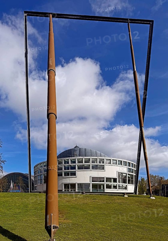 Sculpture titled Spiegel by Isa Genzken in front of civic hall Bielefeld, Ostwestfalen-Lippe, North Rhine-Westphalia, Germany