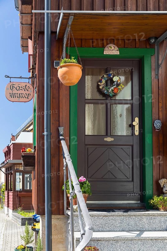 Welcoming entrance to a guest apartment, Sieben - Brüder - Häuser on the Elbe in Postelwitz, Bad Schandau, Saxon Switzerland, Saxony, Germany