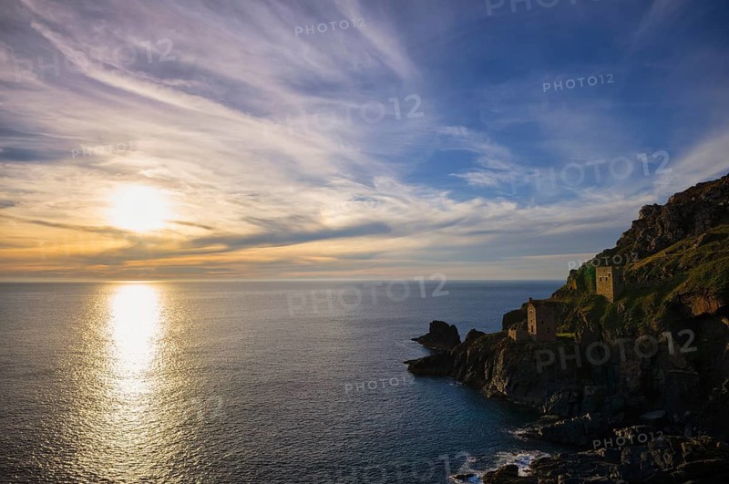 Ruin, Crown Mine Engine Houses, Botallack Tin Mine, Tin Mine, Tin Mine, Mining, Pendeen, Trewellard near St Just in Penwith, Coast, Cliffs, Evening, Sunset, Cornwall, England, Great Britain, Great Britain