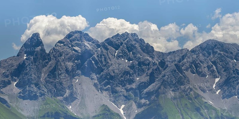 Mountain panorama from Fellhorn 2037m, to the Allgäu main ridge with Trettachspitze 2595m, Mädelegabel 2645m, Bockkarkopf 2609m and Hochfrottspitze 2649m, Allgäu, Bavaria, Germany