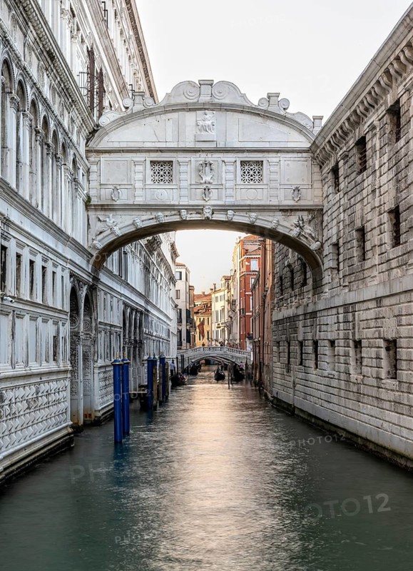 Rio di Palazzo Canal with Bridge of Sighs or Ponte dei Sospiri at the Doge's Palace, Venice, Veneto, Italy