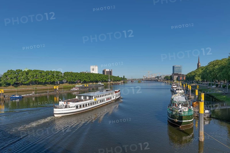 Oceana on the move, pier for excursion boats on the Weser promenade, Hanseatic city of Bremen, passenger ship, shipping, harbor tour, round trip, river trip, seafaring, coastal travel, inland waters, pier, port, pier, dock, panorama, view, tourism, recreation, excursion, waves, water, boat trip, paved shore, boat trip, boat trip, boat trip, boat trip, photo opportunity, vacation, maritime, tree-lined avenue, sunshine, blue sky, water reflection, city-state, Germany