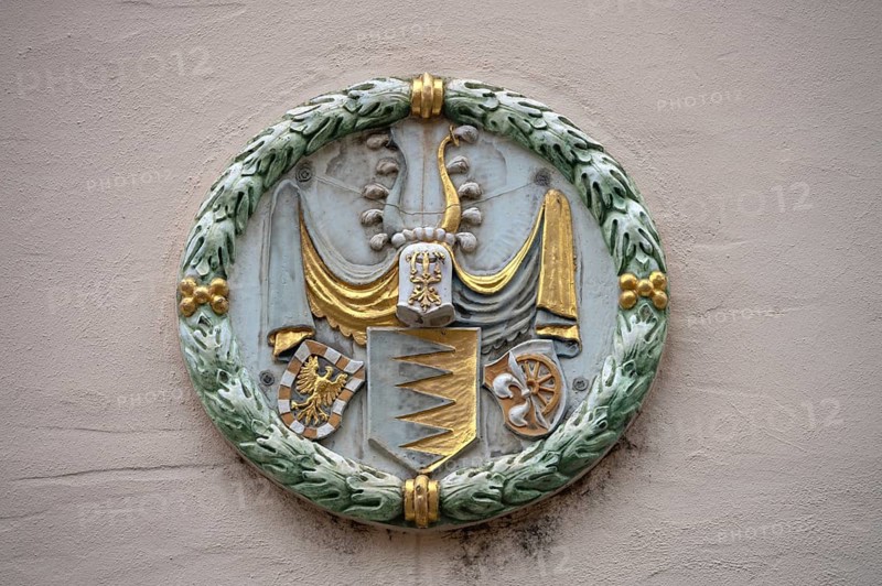 Coat of arms of the oldest patrician family Ebner von Eschenbachder, mentioned in 1251, affixed to the façade of the former birthplace of Lazarus Spengler, promoter of the Reformation, Albrecht-Dürer-Straße 19b, Nuremberg, Middle Franconia, Bavaria, Germany
