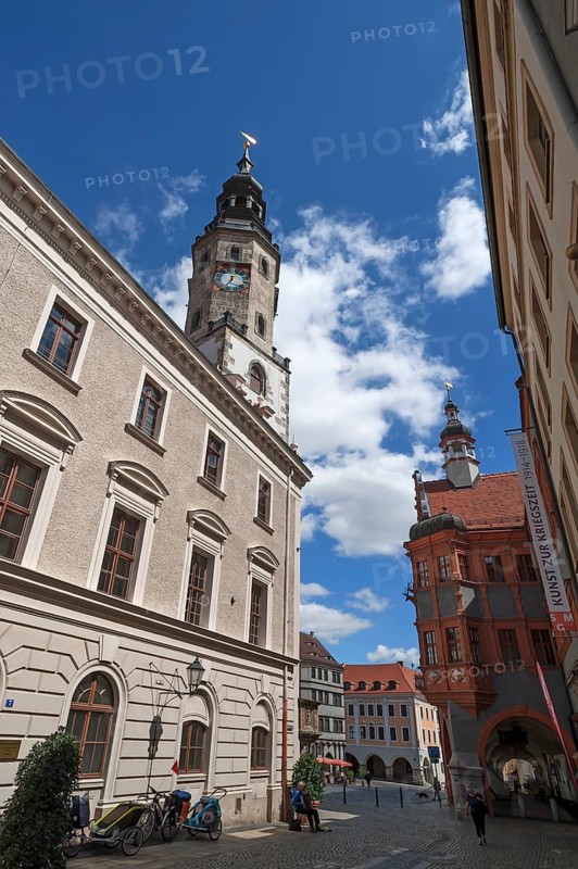 Old Town Hall Tower, Schönhof on the right, oldest Renaissance building in Görlitz, 1526, former princely guest house, Brüderstraße, Görlitz, Upper Lusatia, Saxony, Germany