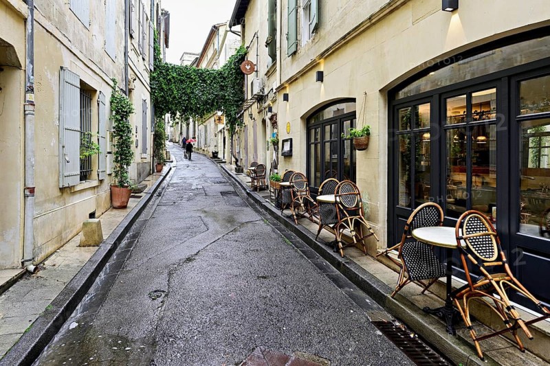 Bistro in a side alleyway, Arles, Southern France, France