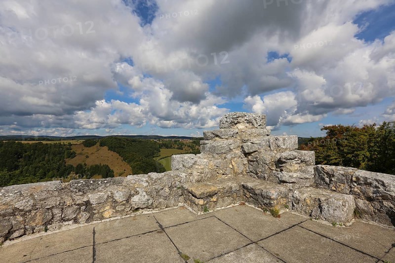 Castle ruins of Hohengundelfingen, ruins of a medieval hilltop castle, former headquarters of the Gundelfingen free noble family, Wolken, Gundelfingen-Münsingen, Lautertal, Swabian Jura, Reutlingen district, Baden-Württemberg, Germany