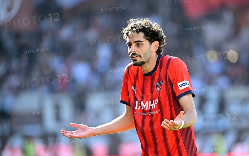 Eren Dinkci 1. FC Heidenheim 1846 FCH (08) Gesture Gesture Football Bundesliga, Voith-Arena, Heidenheim, Baden-Württemberg, Germany