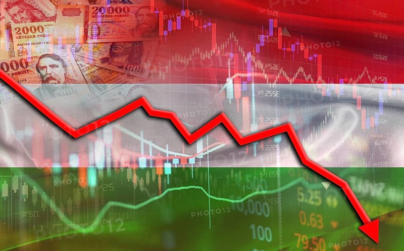 Jamaica financial fall on economy market. Jamaican financial crisis on economic graph