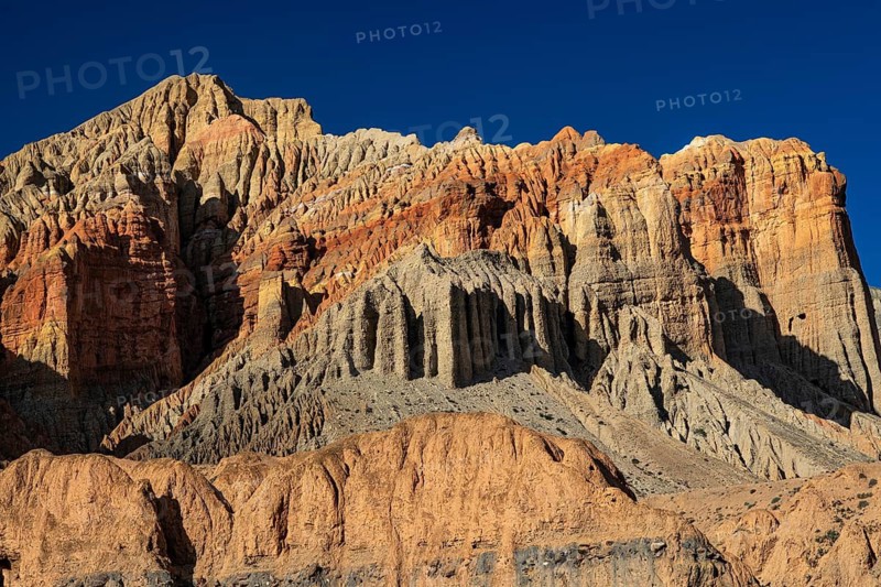 Erosion landscape, red rocks near Dhakmar, Mustang, Upper Mustang, former kingdom, Himalayas, Nepal