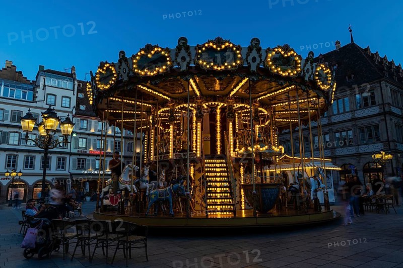 Carousel, Blue Hour, Gutenbergplatz, Place Gutenberg, Strasbourg, Alsace, France