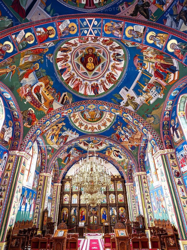 Colourful paintings in Biserica Na?terea Maicii Domnului church, Sapân?a, Maramure?, Romania